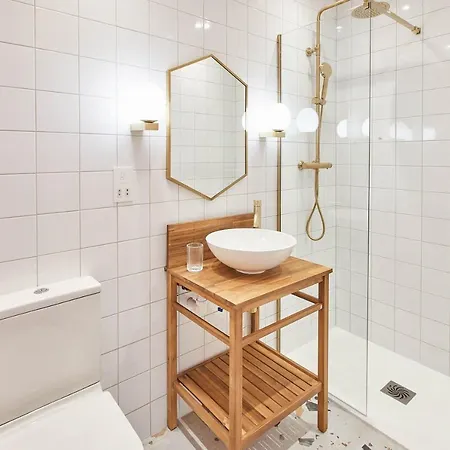 Host & Stay - The Beach House @ Scarborough * Scarborough