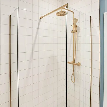 Host & Stay - The Beach House @ Scarborough Hotel Scarborough